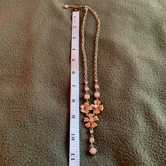 Gorgeous gold, pink and peach necklace, earring and bracelet set. - Picture 4 of 8